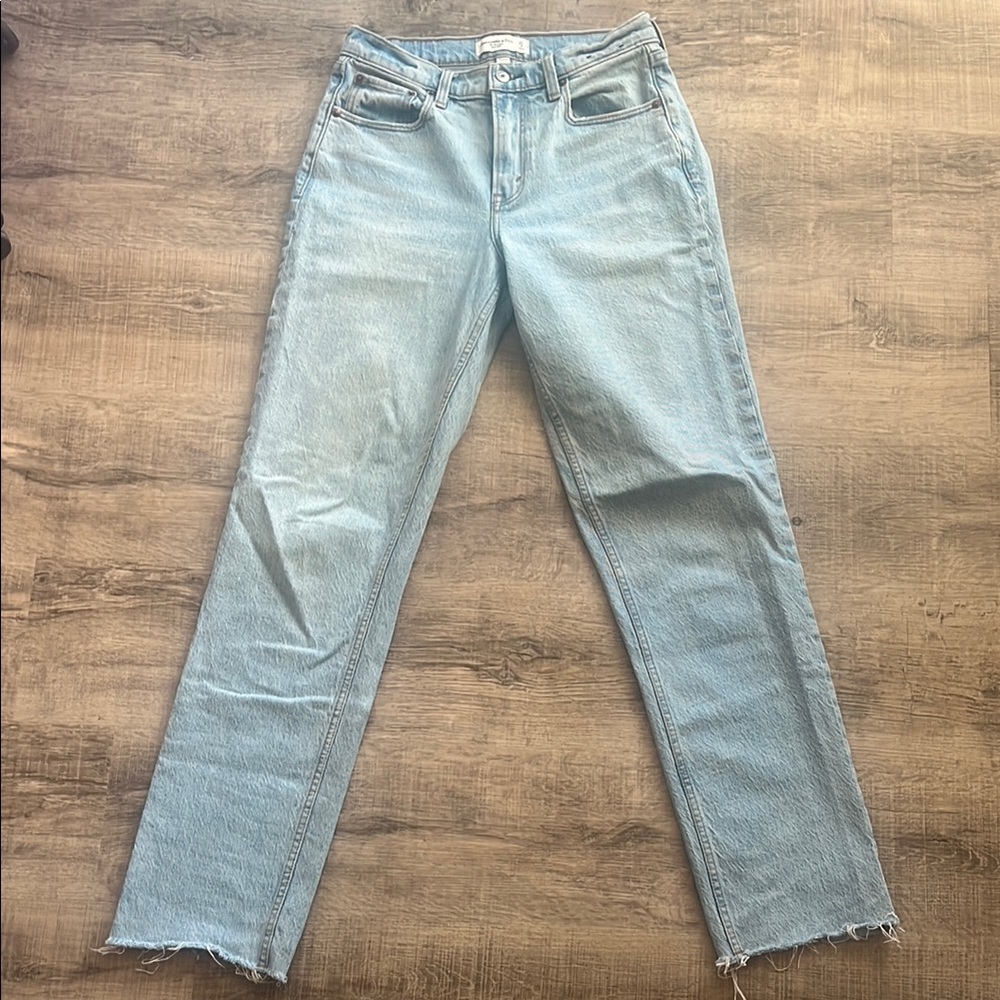 Abercrombie & Fitch Curve Love Straight Mid Rise